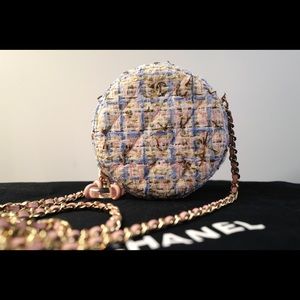 VERY RARE Chanel Sakura Pink Tweed Round Clutch